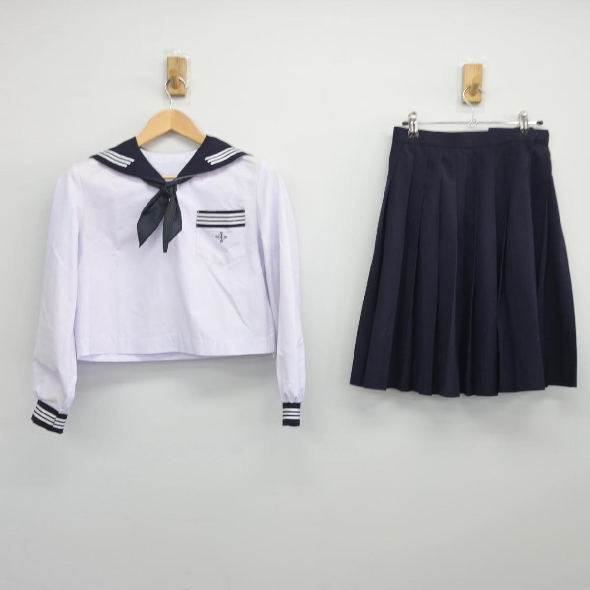 【中古】茨城県 鉾田第二高等学校 女子制服 3点（セーラー服・スカート）sf027528