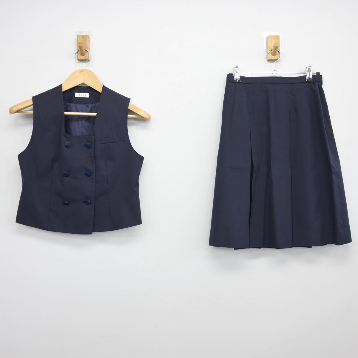 【中古】埼玉県 坂戸高等学校 女子制服 2点（ベスト・スカート）sf027539