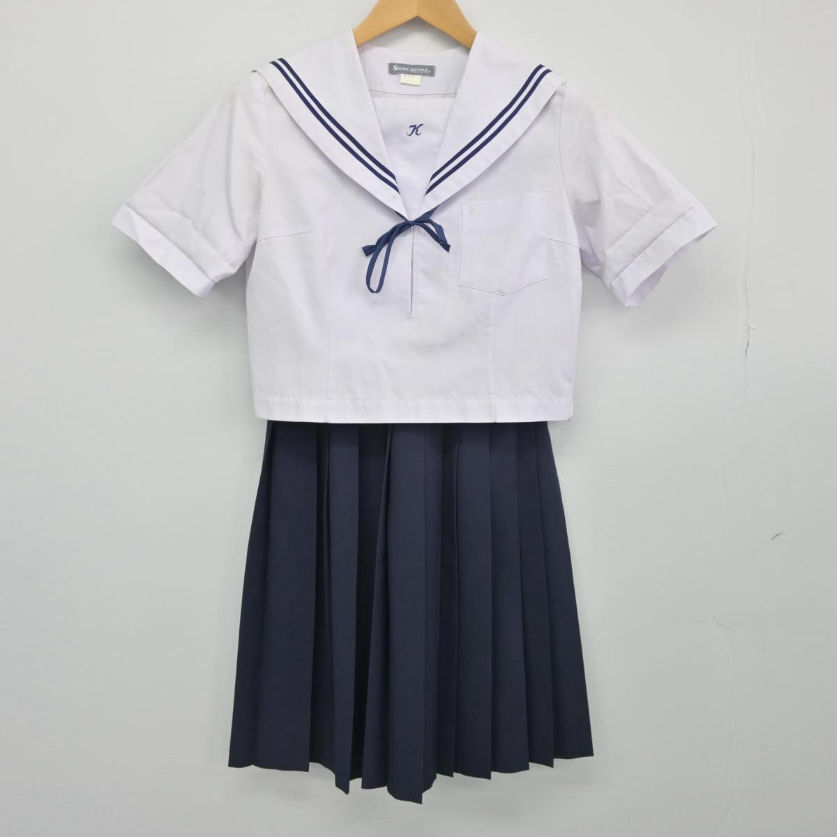 【中古】長野県 鼎中学校 女子制服 3点（セーラー服・スカート）sf027569