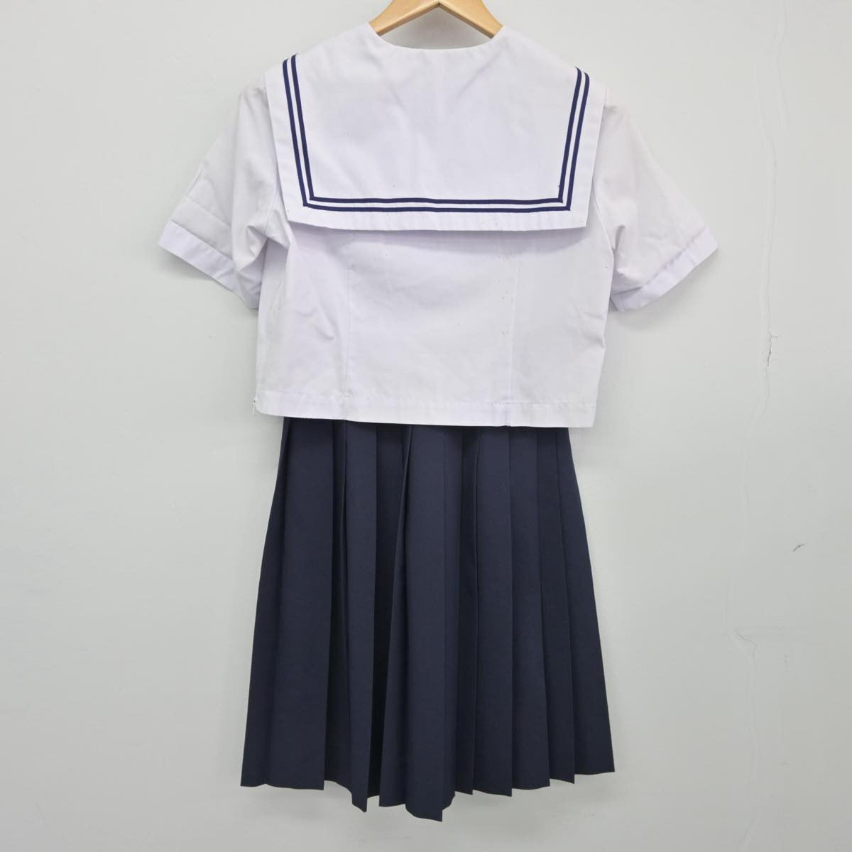 【中古】長野県 鼎中学校 女子制服 3点（セーラー服・スカート）sf027569