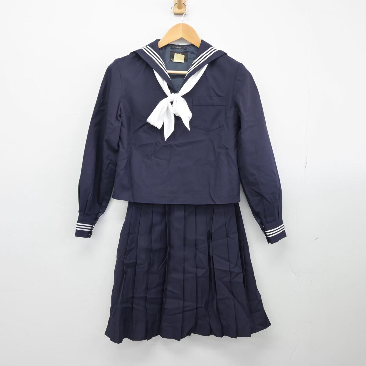 【中古】東京都 実践女子学園中学校 女子制服 5点（セーラー服・スカート）sf027578