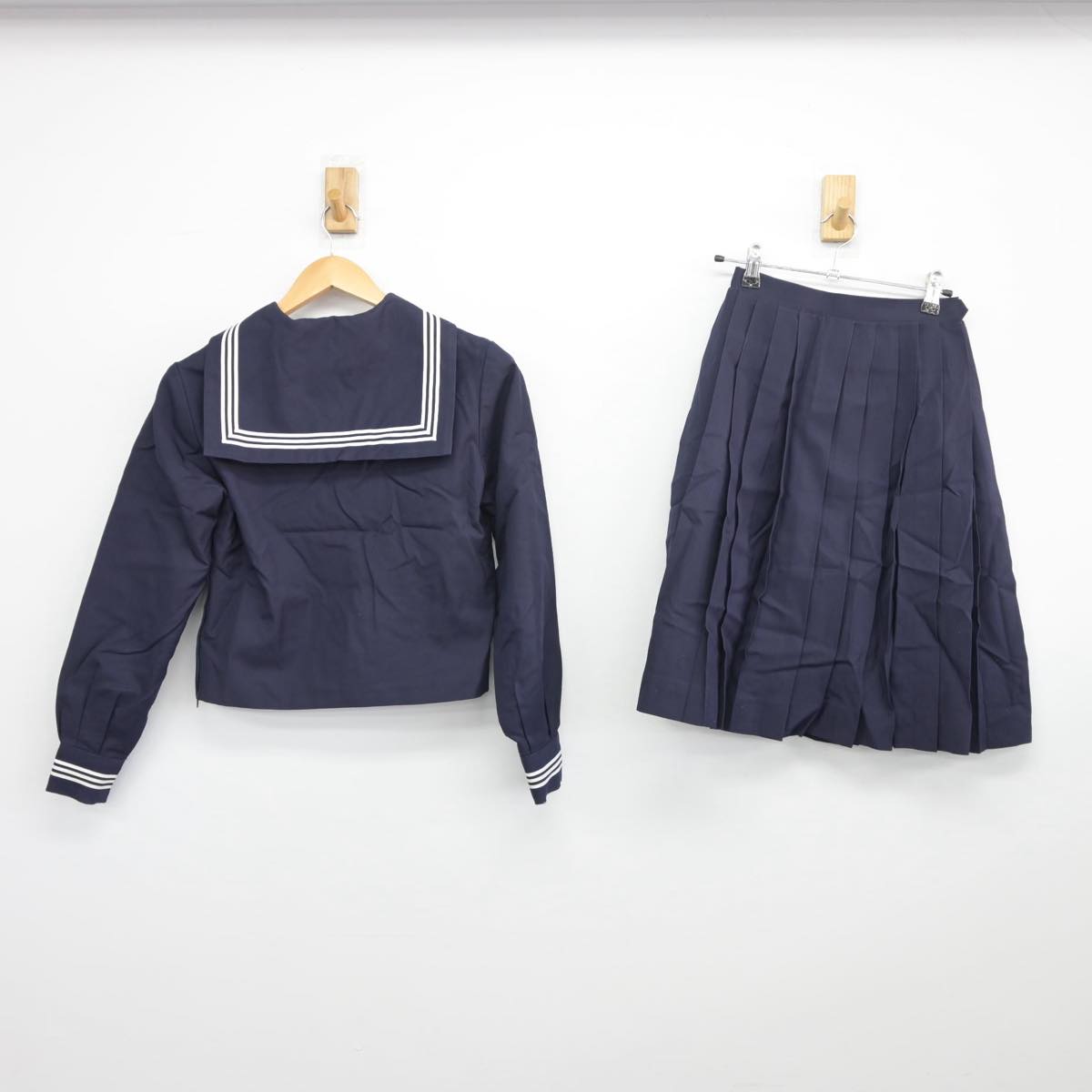 【中古】東京都 実践女子学園中学校 女子制服 5点（セーラー服・スカート）sf027578