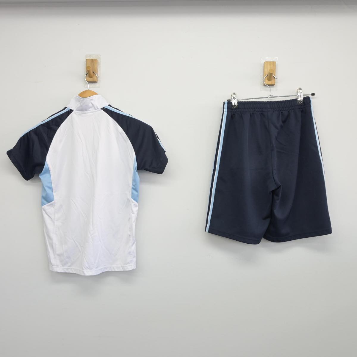 【中古】東京都 実践女子学園中学校 女子制服 2点（体操服 上・体操服 下）sf027579