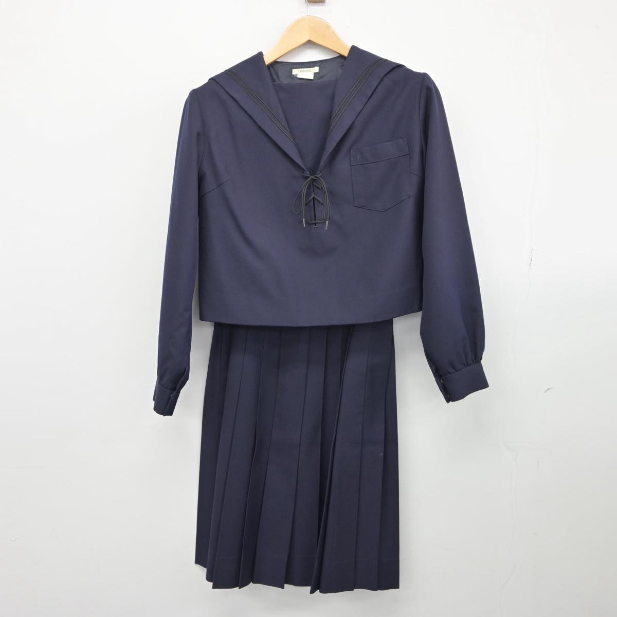 【中古】兵庫県 神戸高等学校 女子制服 3点（セーラー服・ニット・スカート）sf027581