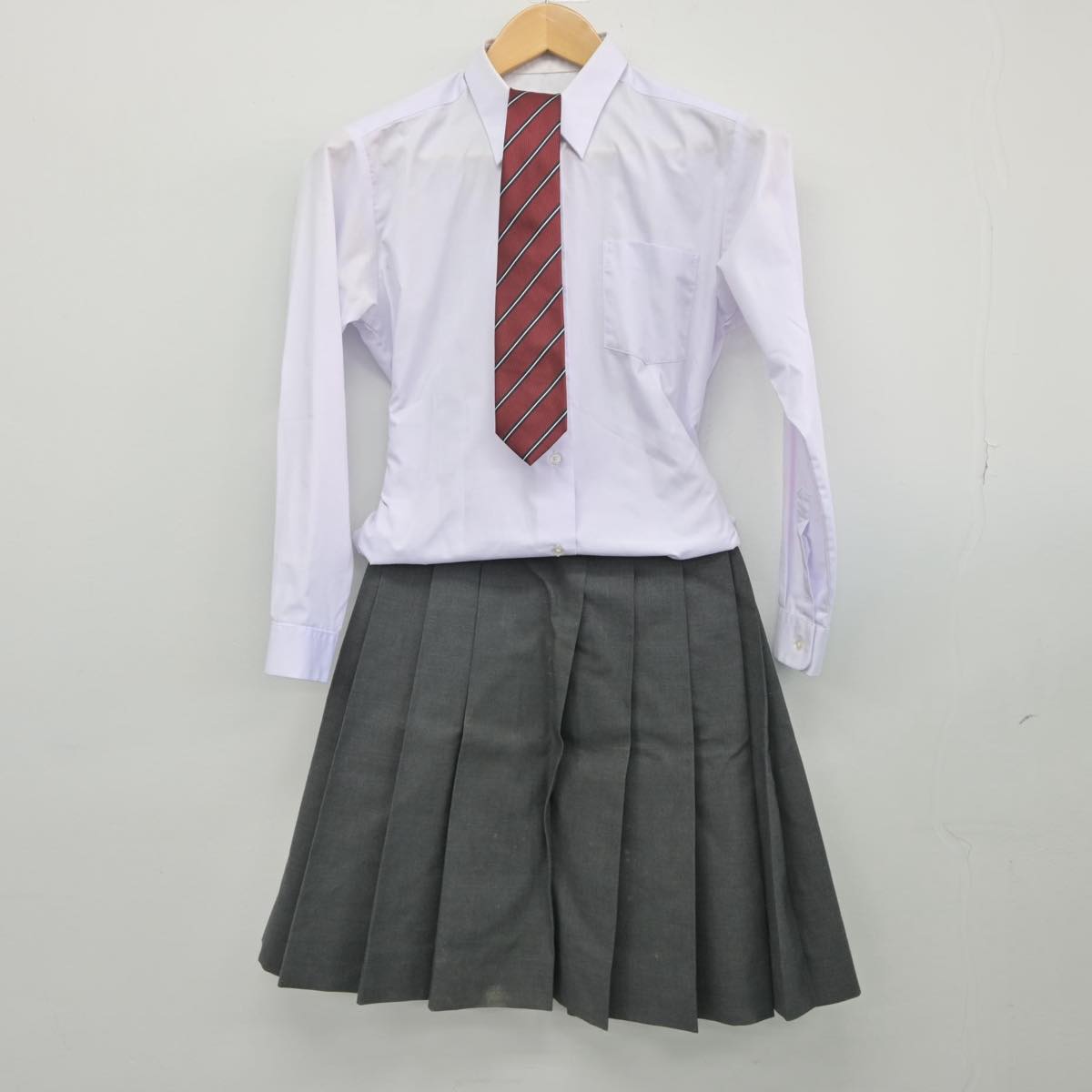 【中古】東京都 忍岡高等学校 女子制服 4点（ブレザー・シャツ・スカート）sf027595