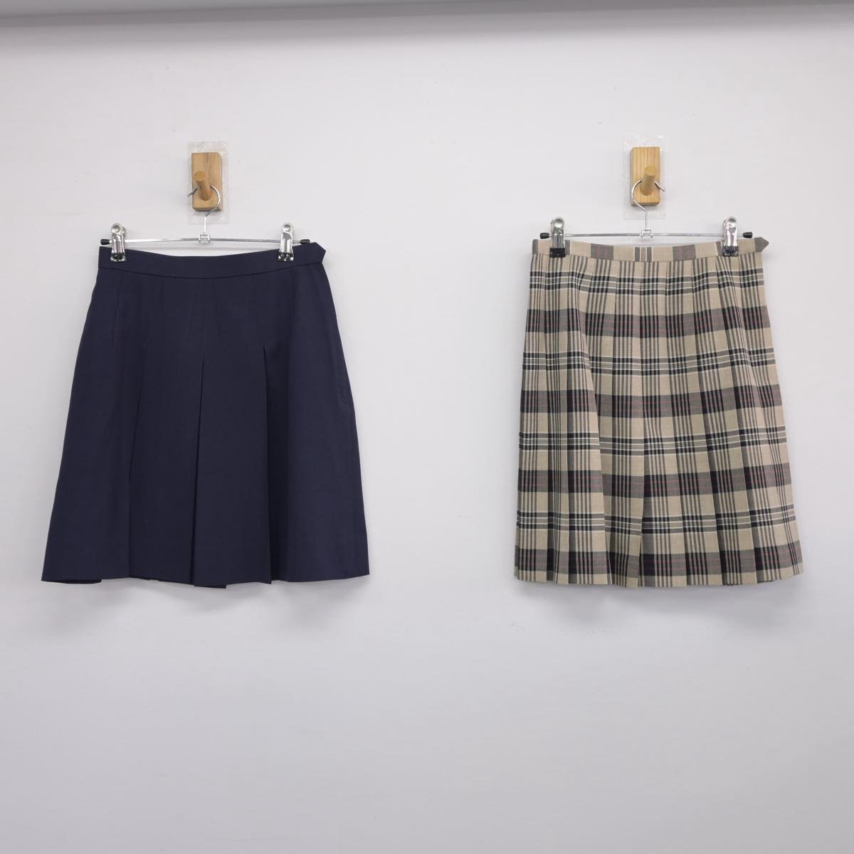 【中古】東京都 青山学院中等部・高等部 女子制服 2点（スカート・スカート）sf027613