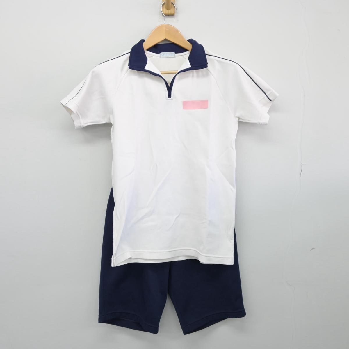 【中古】愛媛県 聖カタリナ女子高等学校 女子制服 2点（体操服 上・体操服 下）sf027655