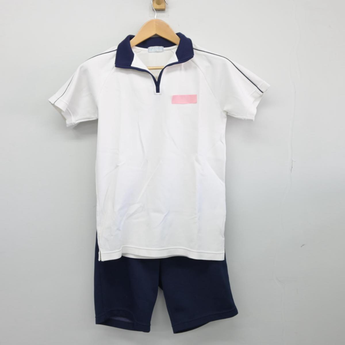 【中古】愛媛県 聖カタリナ女子高等学校 女子制服 2点（体操服 上・体操服 下）sf027656