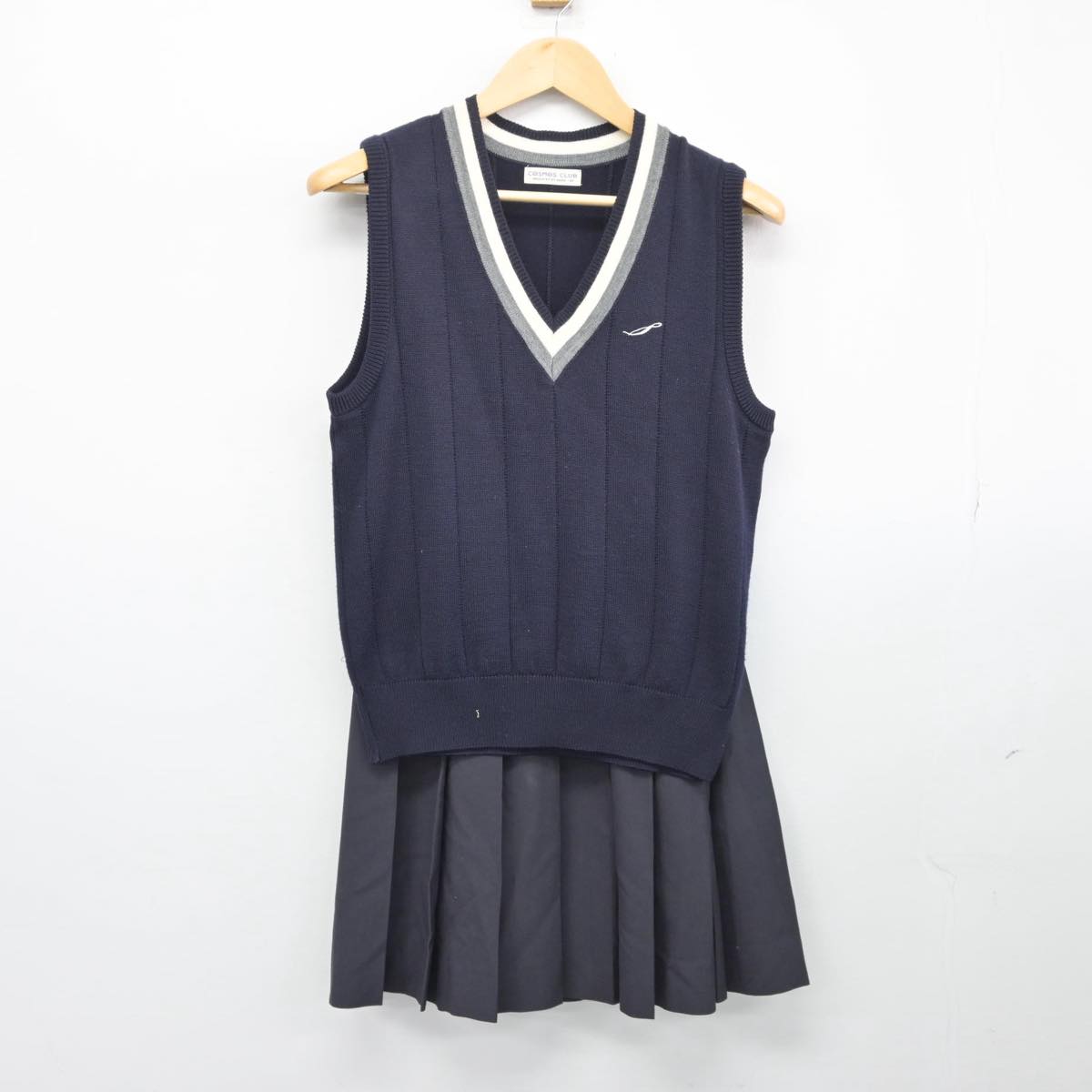 【中古】広島県 広島市商業高等学校 女子制服 2点（ニットベスト・スカート）sf027668