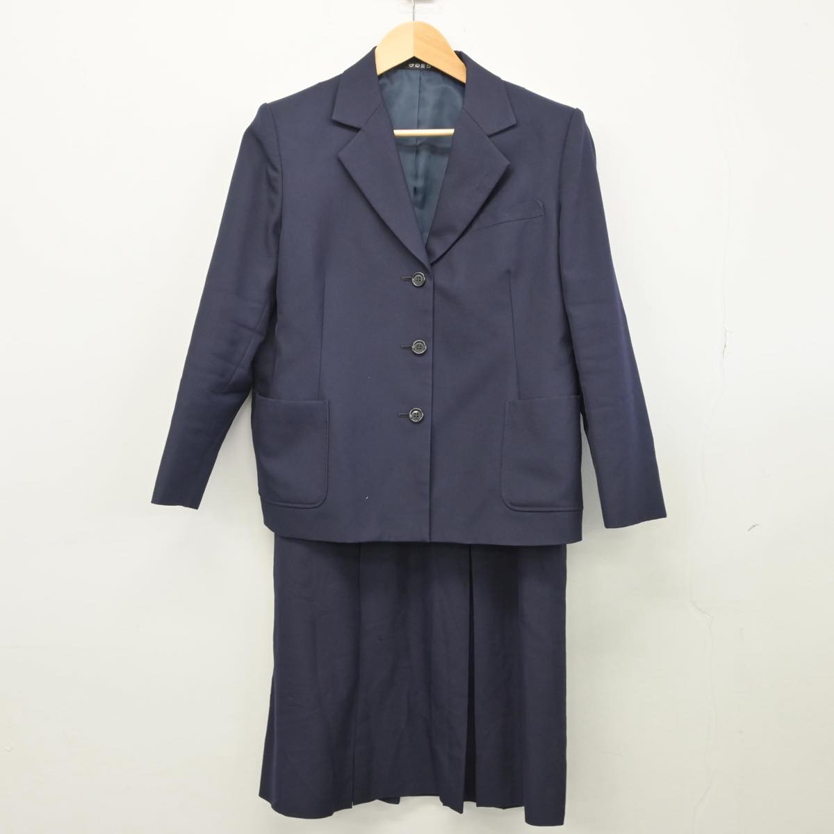 【中古】大阪府 寝屋川高等学校 女子制服 2点（ブレザー・スカート）sf027691