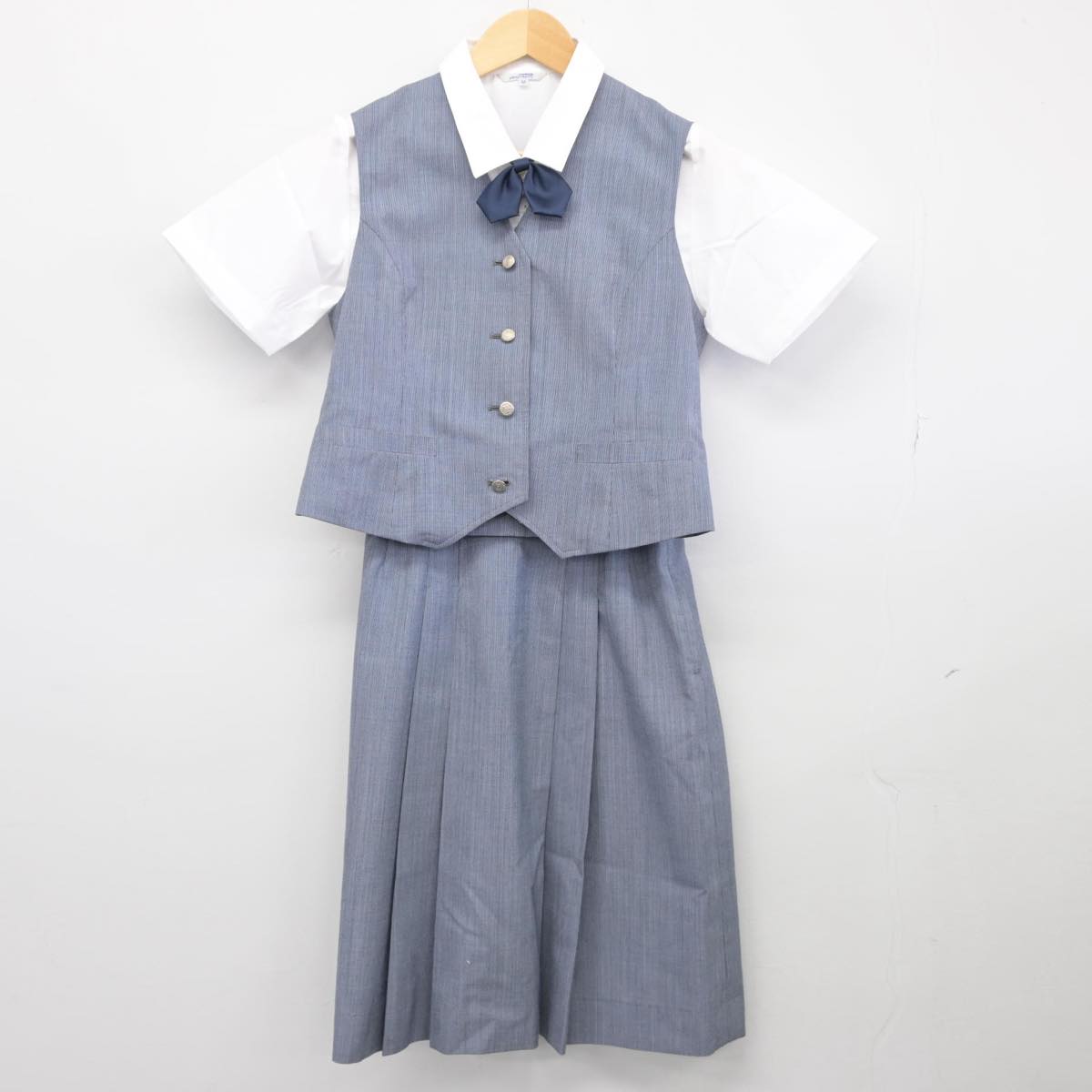 【中古】岩手県 葛巻高等学校 女子制服 4点（シャツ・ベスト・スカート）sf027697