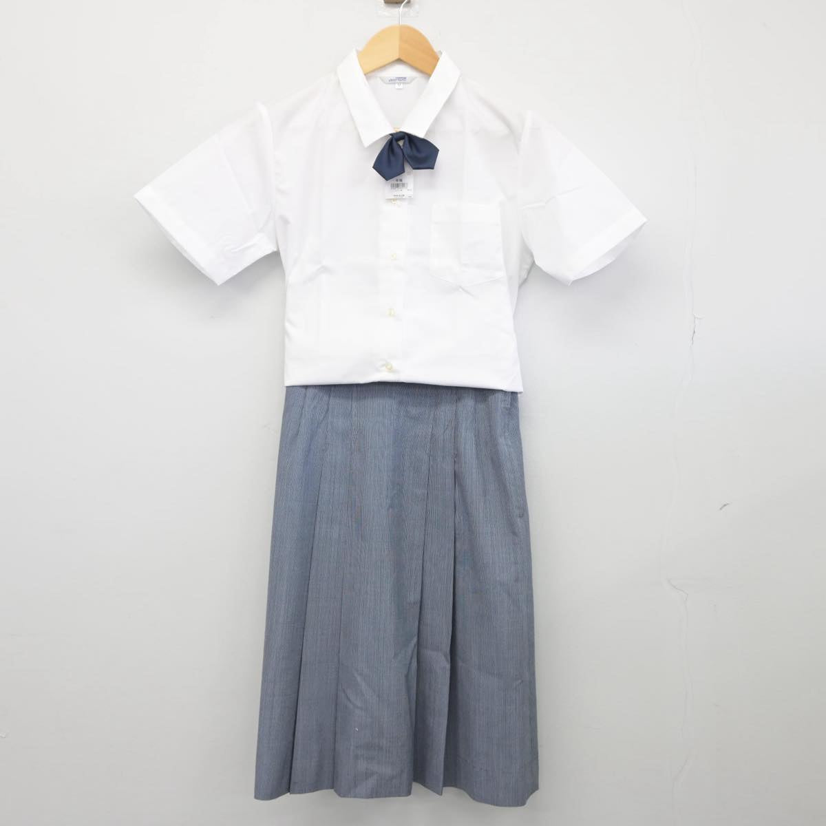 【中古】岩手県 葛巻高等学校 女子制服 4点（シャツ・ベスト・スカート）sf027697