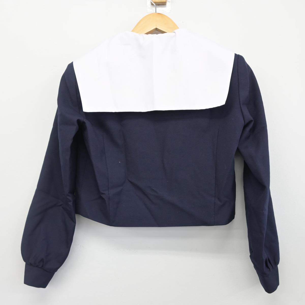 【中古】愛知県 牧の池中学校 女子制服 2点（セーラー服・スカート）sf027705