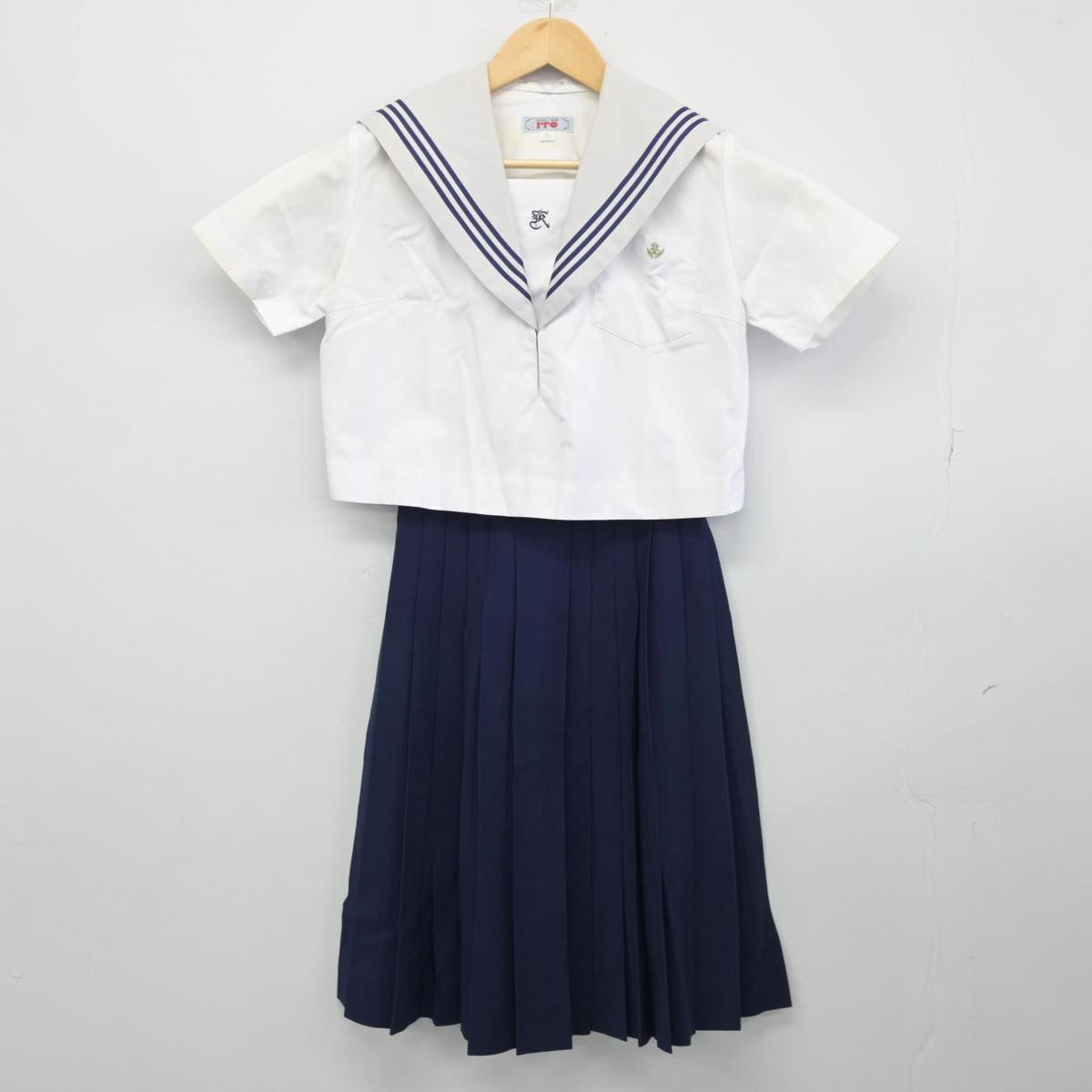 【中古】愛知県 高蔵寺高等学校 女子制服 2点（セーラー服・スカート）sf027707