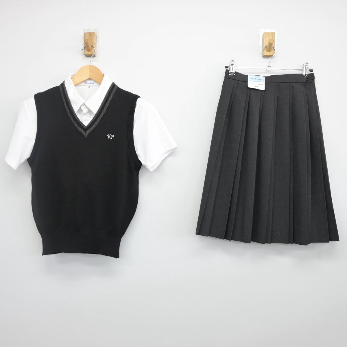 【中古】埼玉県 越初雁高等学校 女子制服 3点（ニットベスト・シャツ・スカート）sf027728