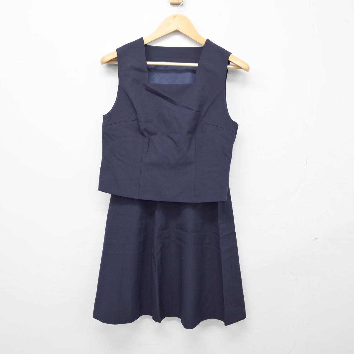 【中古】群馬県 高崎女子高等学校 女子制服 2点（ベスト・スカート）sf027775