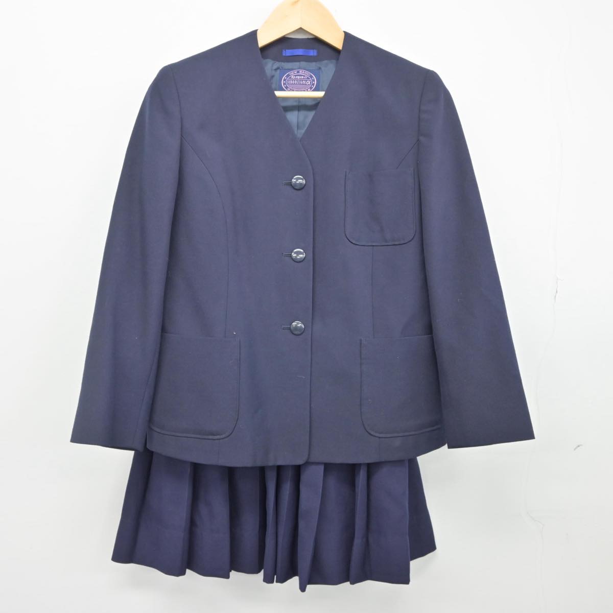 【中古】北海道 帯広南町中学校 女子制服 2点（ブレザー・スカート）sf027837