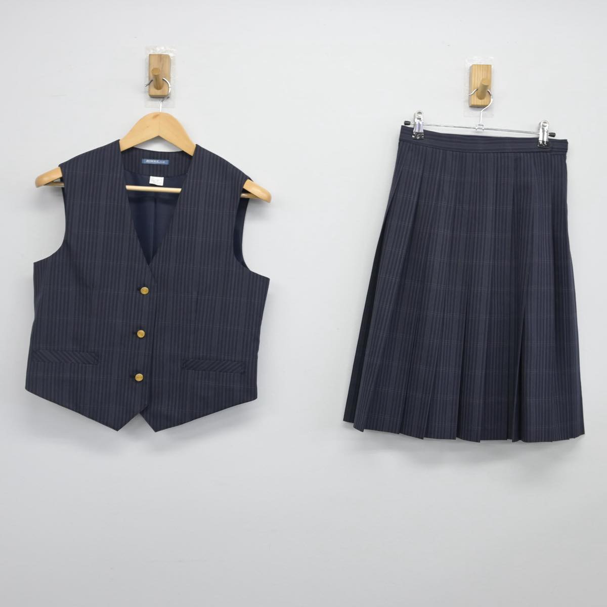 【中古】大阪府 桜宮高等学校 女子制服 2点（ベスト・スカート）sf027849