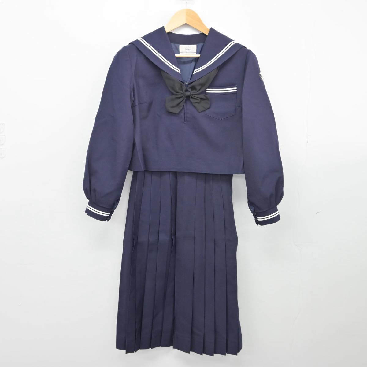 【中古】長野県 櫻ヶ岡中学校 女子制服 3点（セーラー服・スカート）sf027860