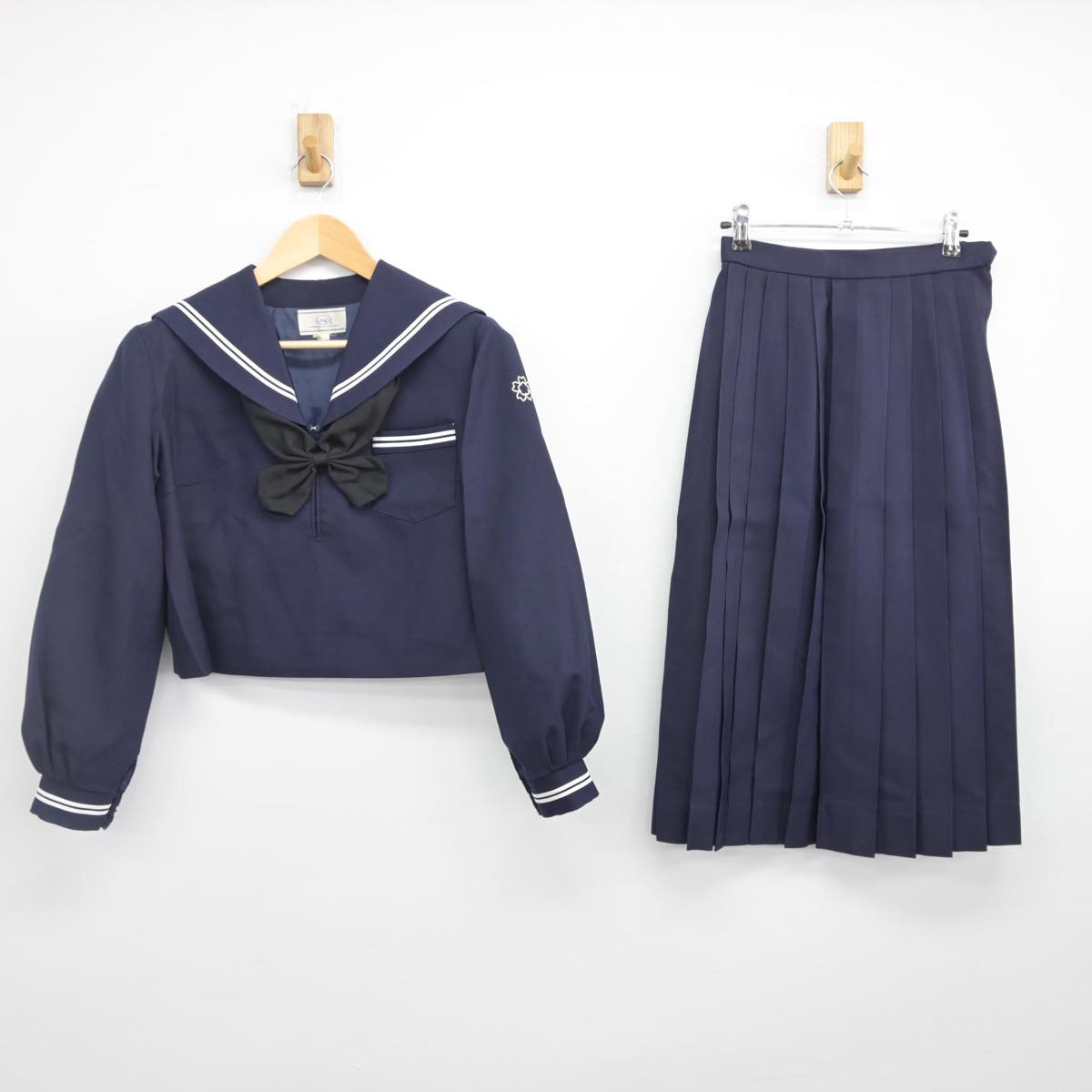 【中古】長野県 櫻ヶ岡中学校 女子制服 3点（セーラー服・スカート）sf027860