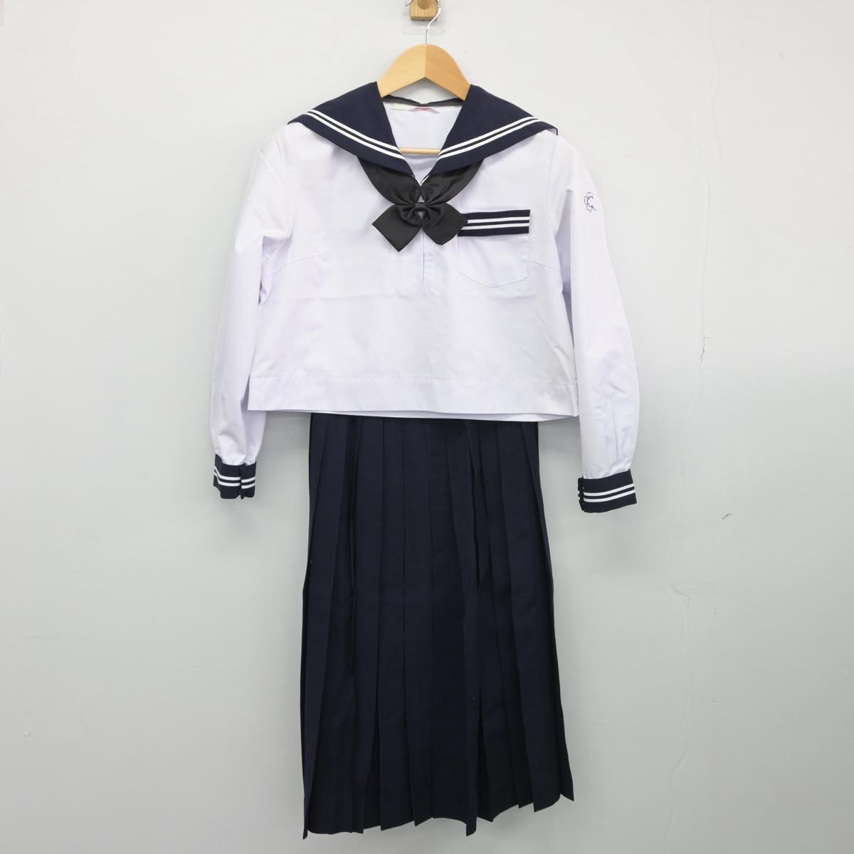 【中古】長野県 櫻ヶ岡中学校 女子制服 3点（セーラー服・スカート）sf027864