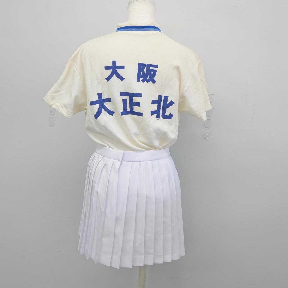 【中古】大阪府 大正北中学校/バトミントン部ユニフォーム 女子制服 2点（部活ユニフォーム 上・部活ユニフォーム 下）sf027883