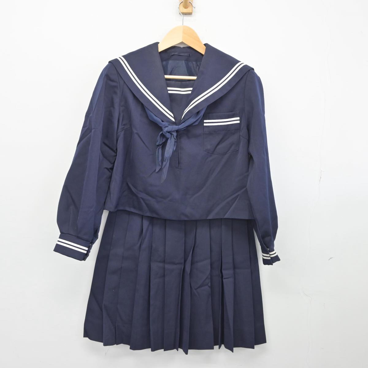 【中古】静岡県 御前崎市立浜岡中学校 女子制服 3点（セーラー服・スカート）sf027894