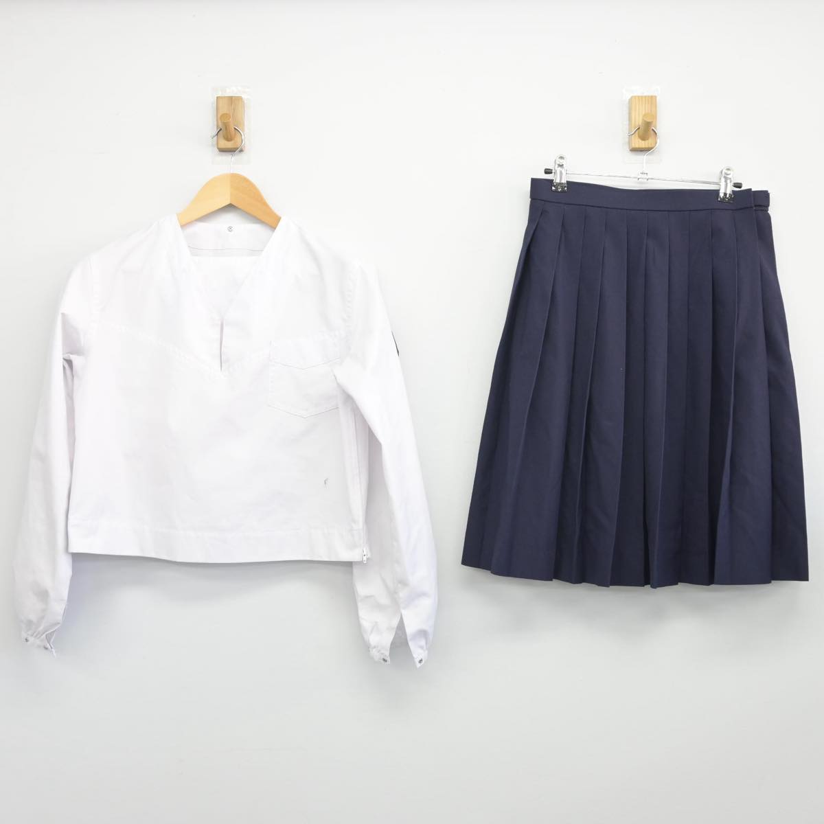 【中古】宮城県 常盤木学園高等学校 女子制服 4点（セーラー服・シャツ・スカート）sf027913