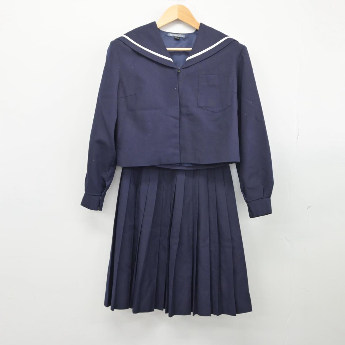 【中古】和歌山県 高積中学校 女子制服 2点（セーラー服・スカート）sf027922