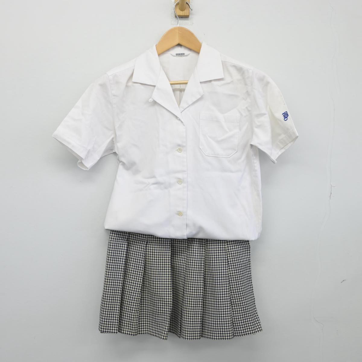 【中古】東京都 文教大学附属中学校・高等学校/旧モデル 女子制服 3点（シャツ・スカート）sf027937