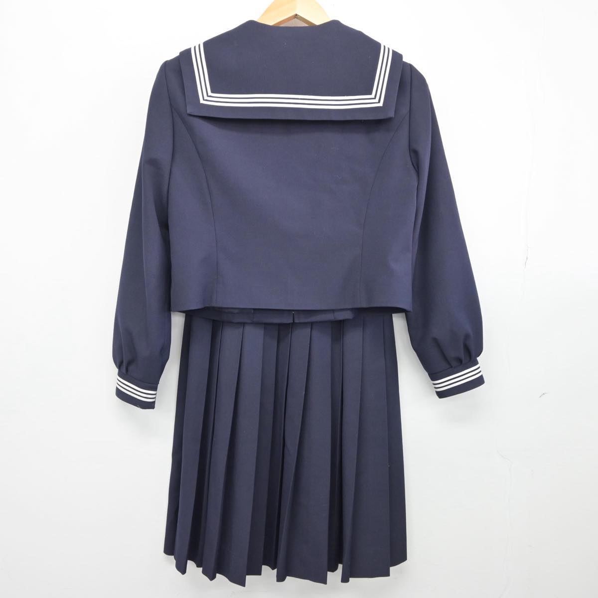 【中古】埼玉県 行田市立西中学校 女子制服 3点（セーラー服・スカート）sf027974