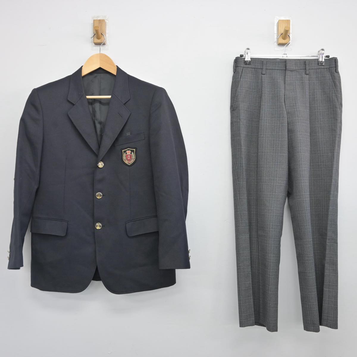 【中古】奈良県 富雄第三小中学校 男子制服 2点（ブレザー・ズボン）sf027988