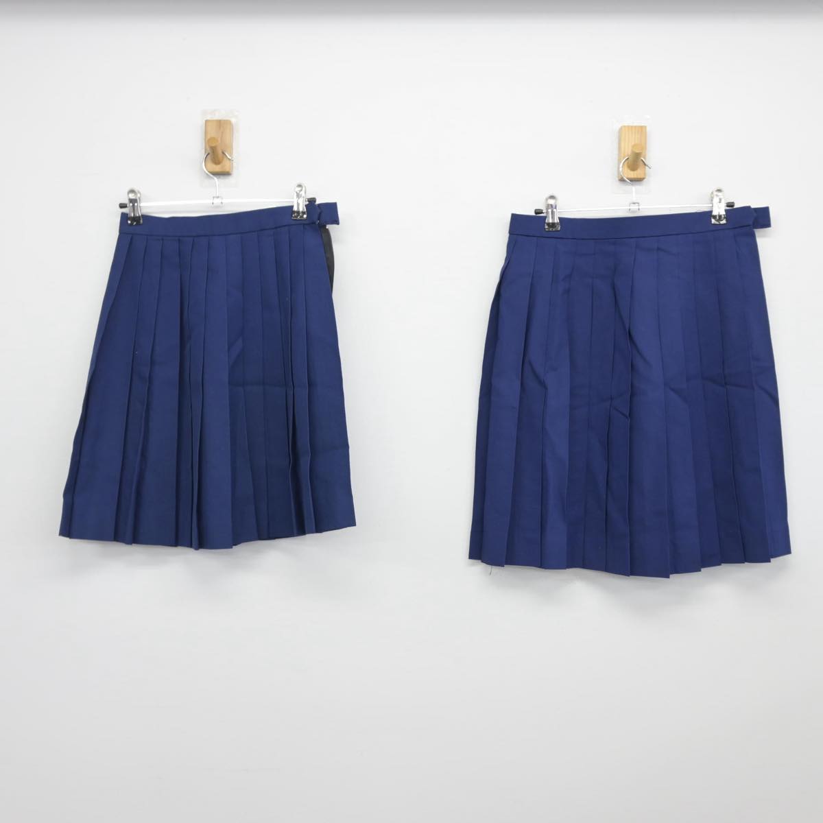 【中古】滋賀県 北大路中学校 女子制服 2点（スカート・スカート）sf027995