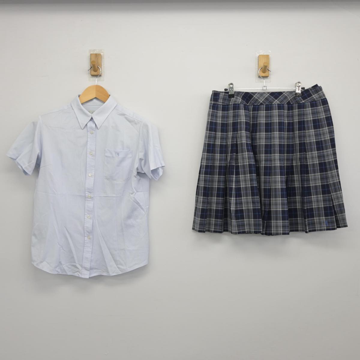 【中古】大阪府 夕陽丘学園高等学校 女子制服 3点（シャツ・スカート）sf028003