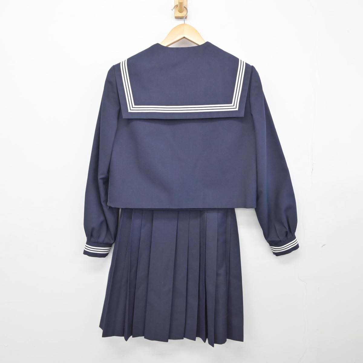 【中古】茨城県 坂本中学校 女子制服 3点（セーラー服・スカート）sf028076