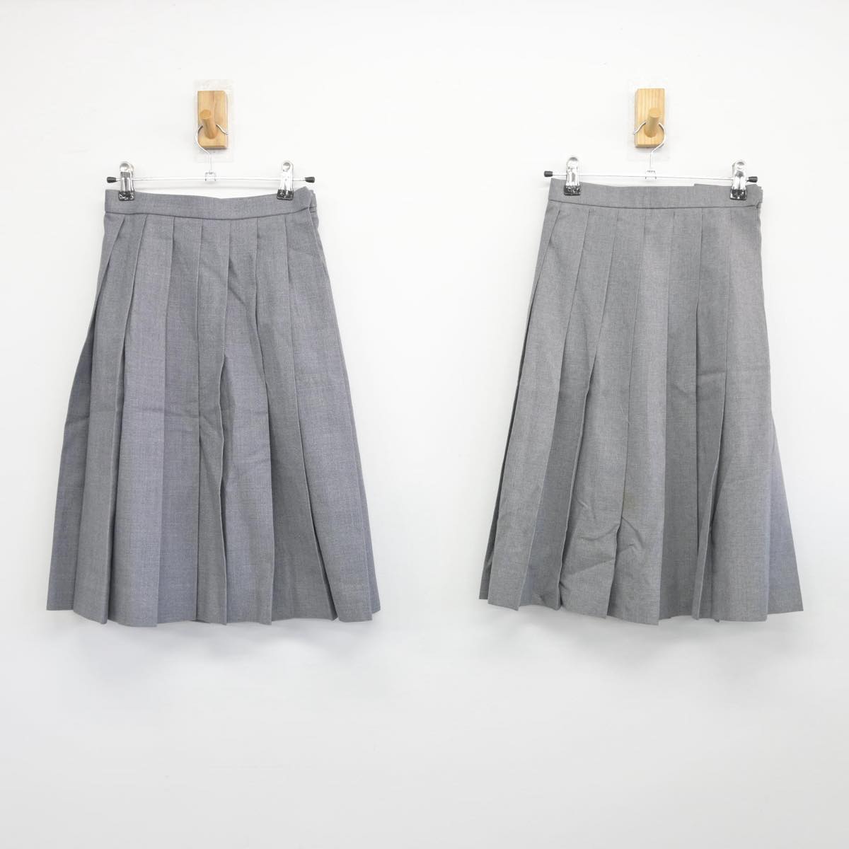 【中古】埼玉県 草加南高校 女子制服 3点（ベスト・スカート・スカート）sf028100