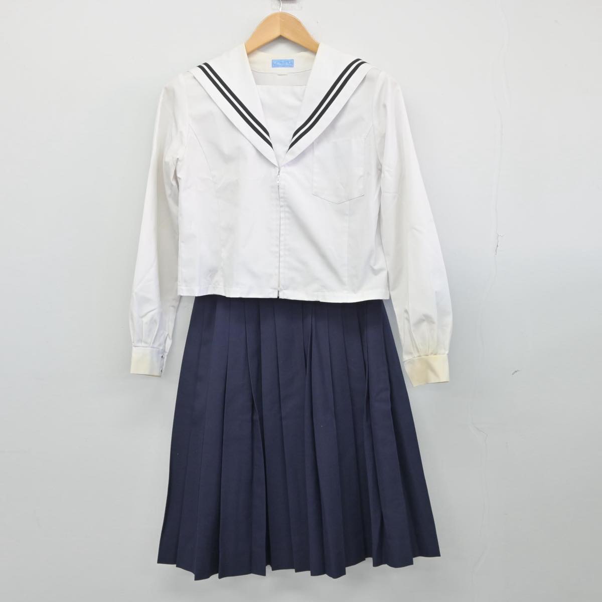 【中古】大阪府 大府中学校 女子制服 4点（セーラー服・セーラー服・スカート）sf028107