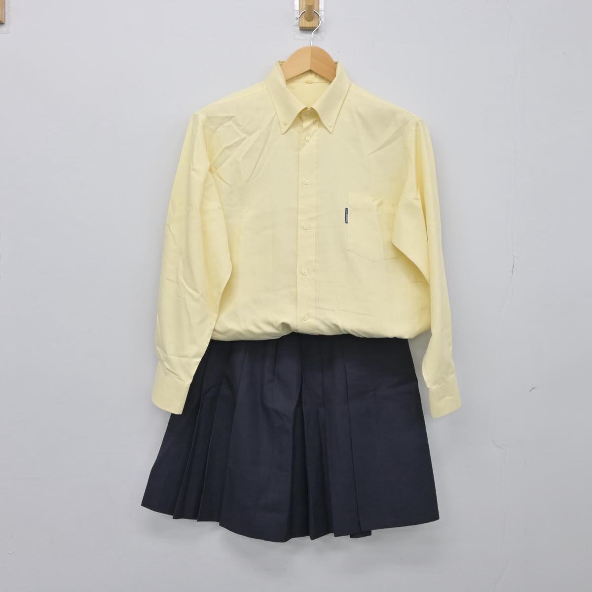 【中古】大阪府 追手門学院中学校 女子制服 2点（シャツ・スカート）sf028150