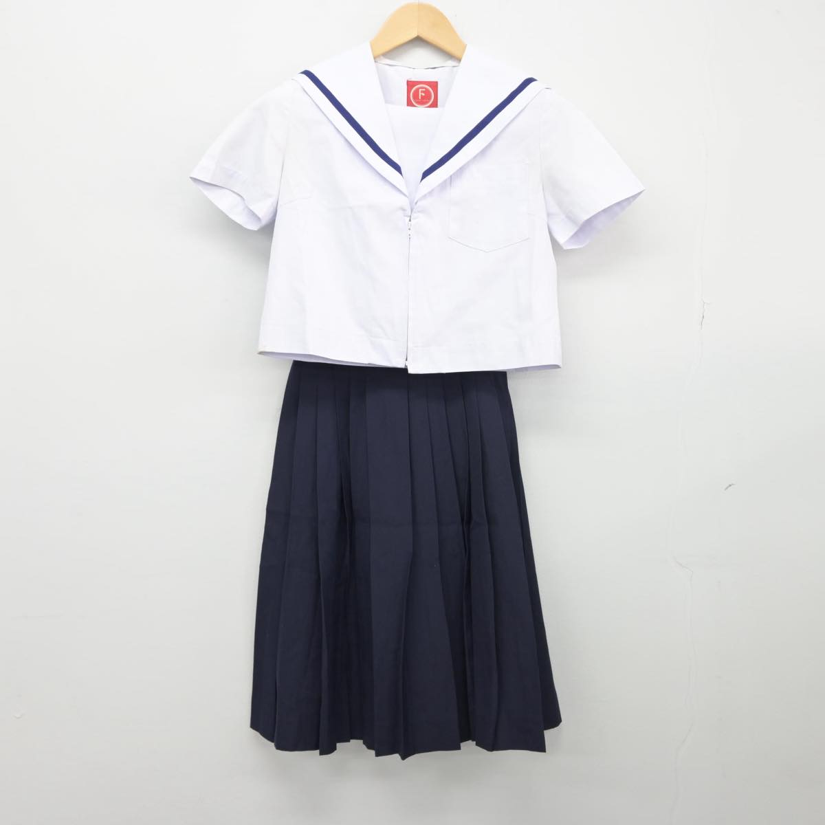 【中古】愛知県 小牧市北里中学校 女子制服 3点（セーラー服・スカート）sf028173