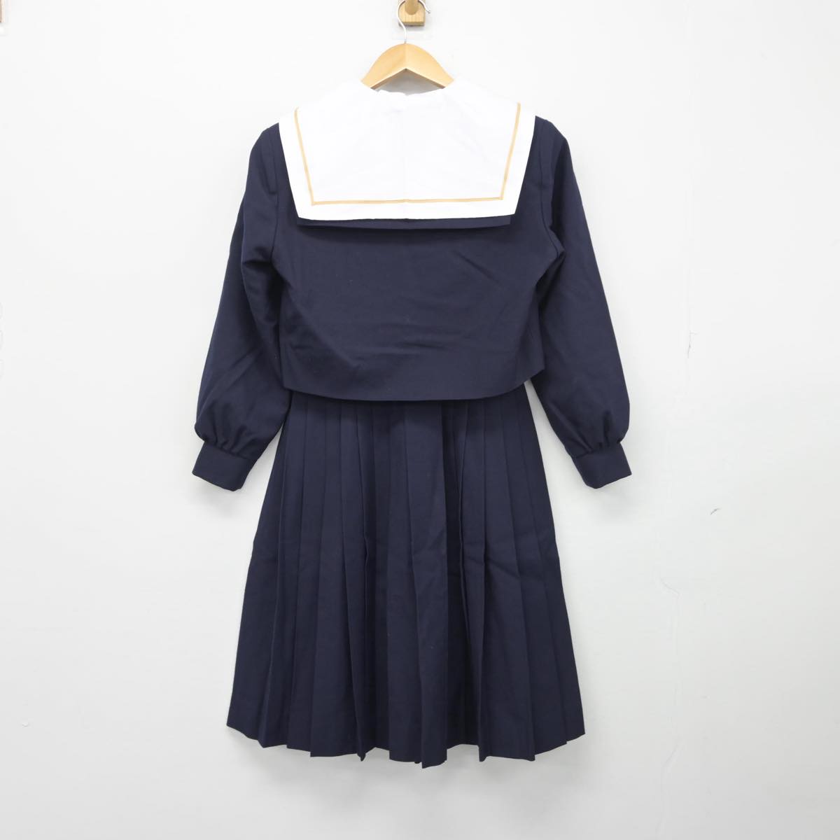 【中古】愛知県 神丘中学校 女子制服 3点（セーラー服・スカート）sf028178