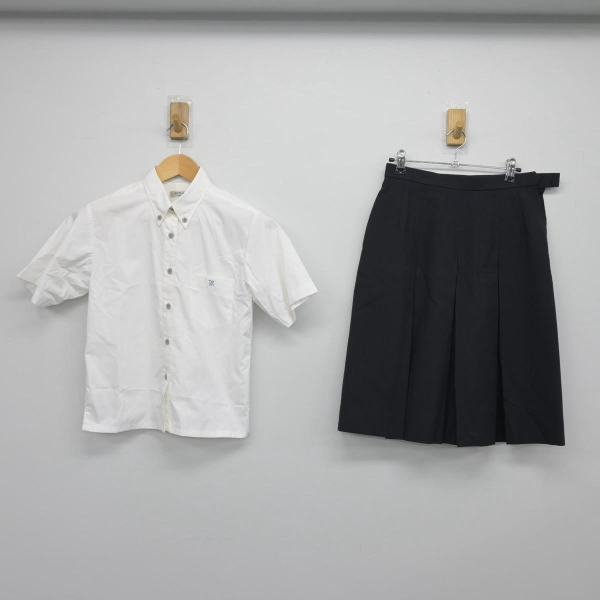 【中古】大阪府 大阪府立長野高等学校 女子制服 3点（シャツ・スカート）sf028180