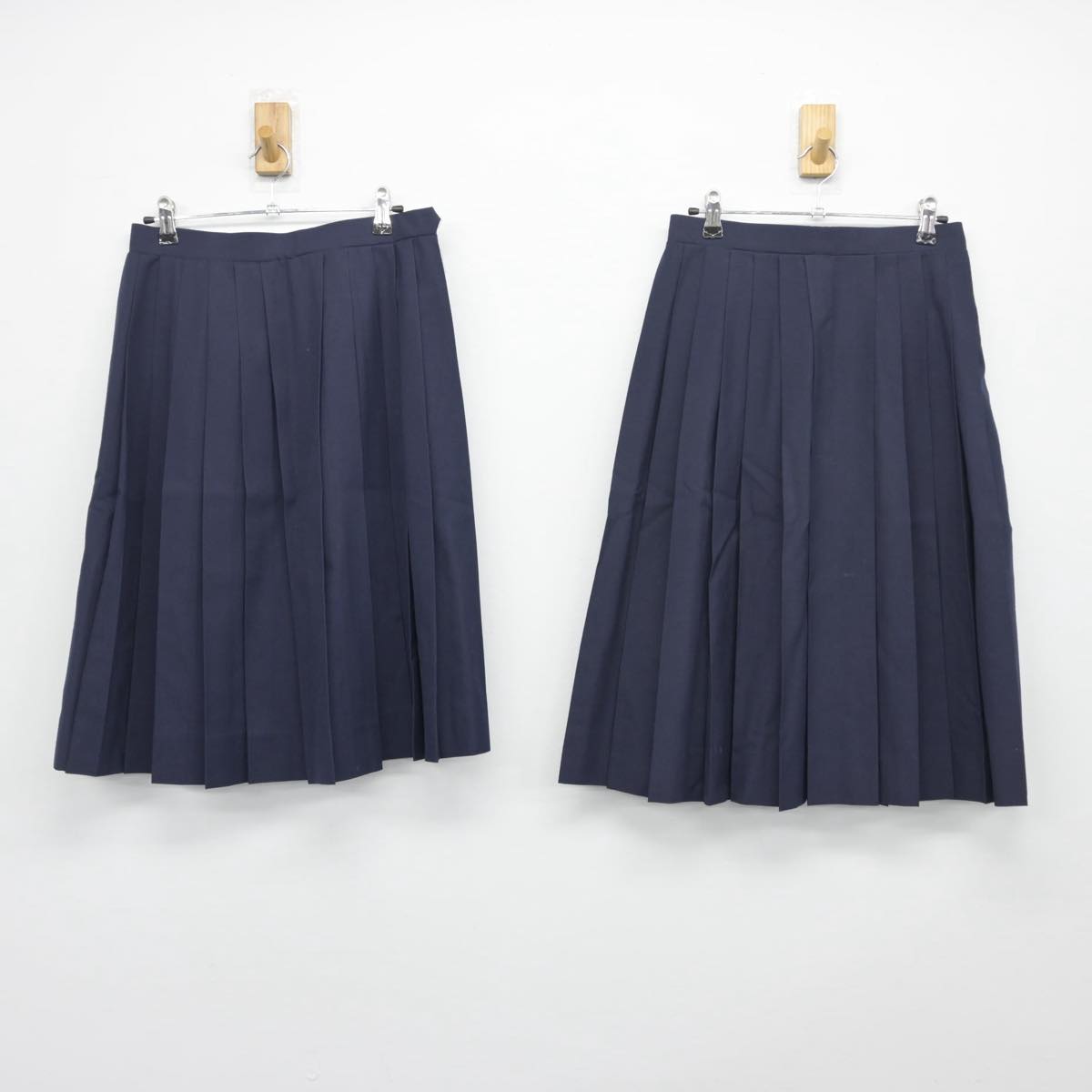 【中古】千葉県 長生村立長生中学校 女子制服 4点（ブレザー・ベスト・スカート・スカート）sf028196