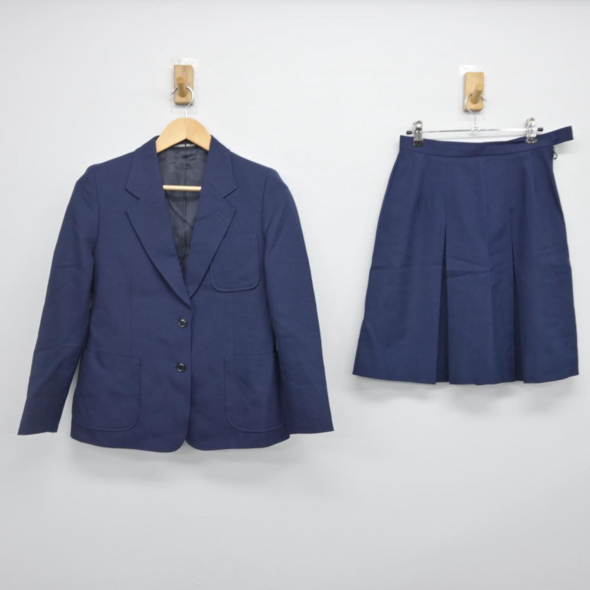 【中古】東京都 成瀬台中学校 女子制服 3点（ブレザー・スカート）sf028200