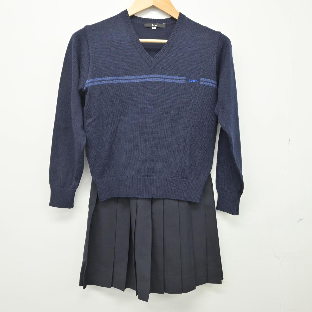 【中古】東京都 宝仙学園高等学校 女子制服 3点（ニット・ニットベスト・スカート）sf028211