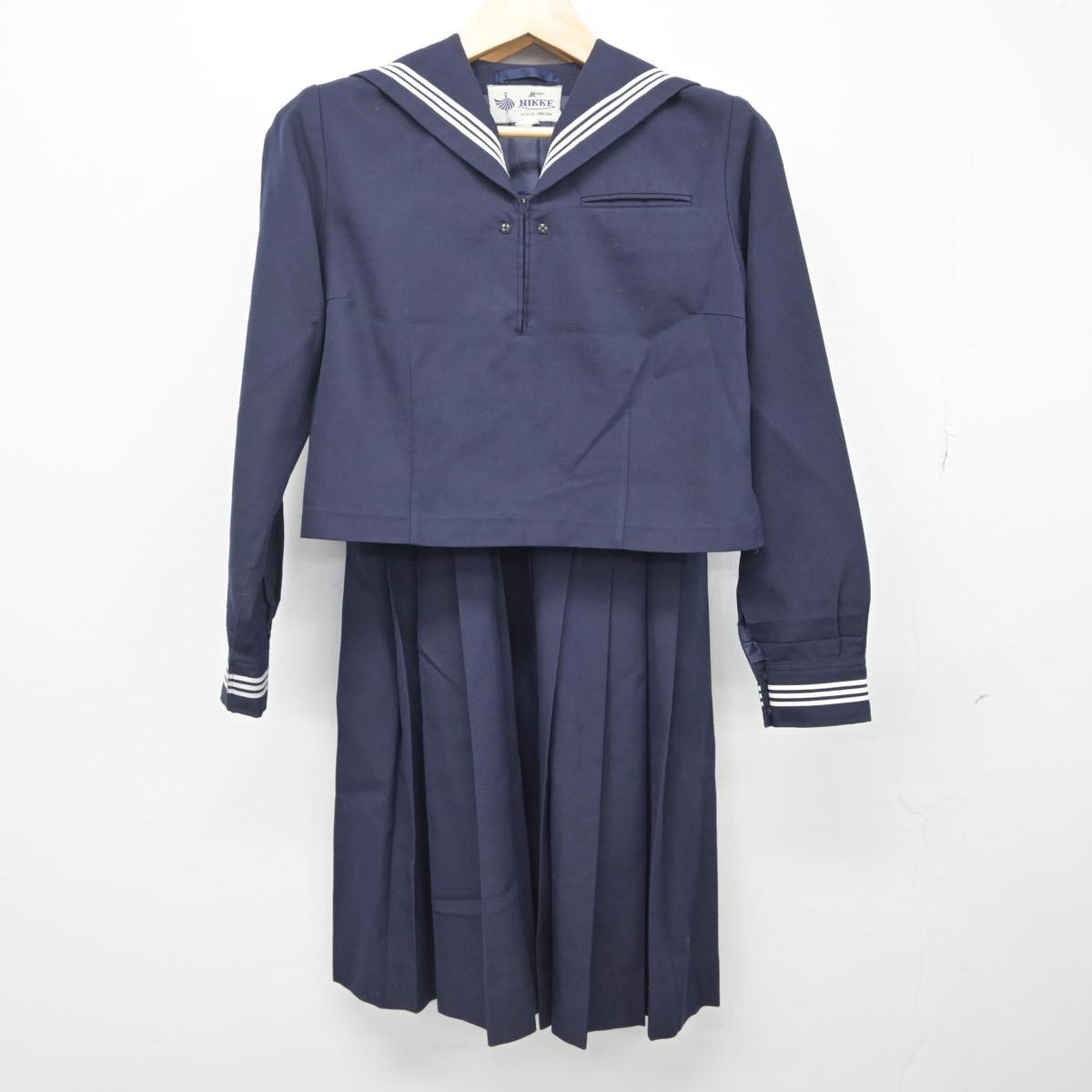 【中古】東京都 葛飾区立常盤中学校 女子制服 2点（セーラー服・ジャンパースカート）sf028224