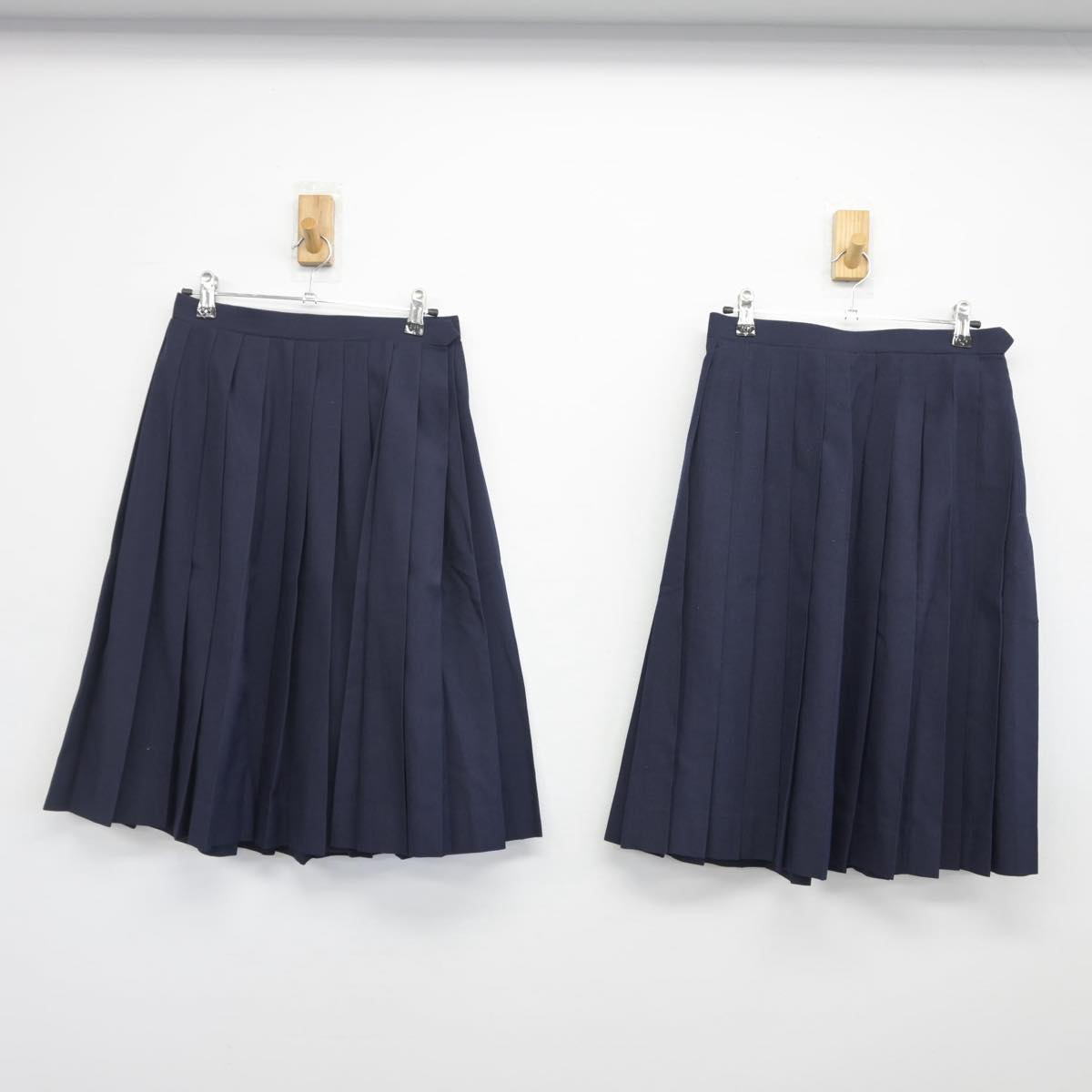 【中古】埼玉県 松伏町町立松伏中学校 女子制服 4点（ブレザー・スカート）sf028241