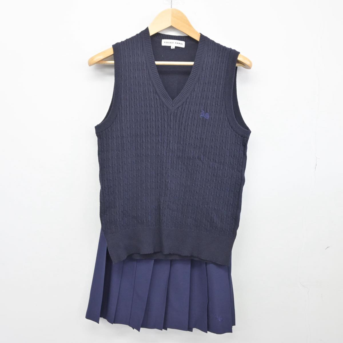 【中古】愛知県 安城学園高等学校 女子制服 2点（ニットベスト・スカート）sf028261