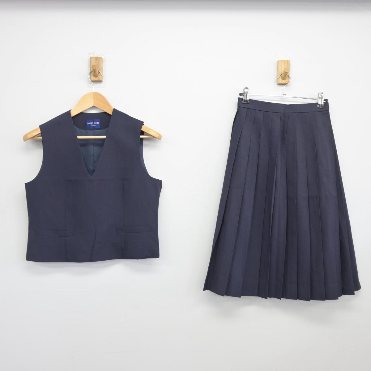 【中古】埼玉県 行田市長野中学校 女子制服 2点（ベスト・スカート）sf028265