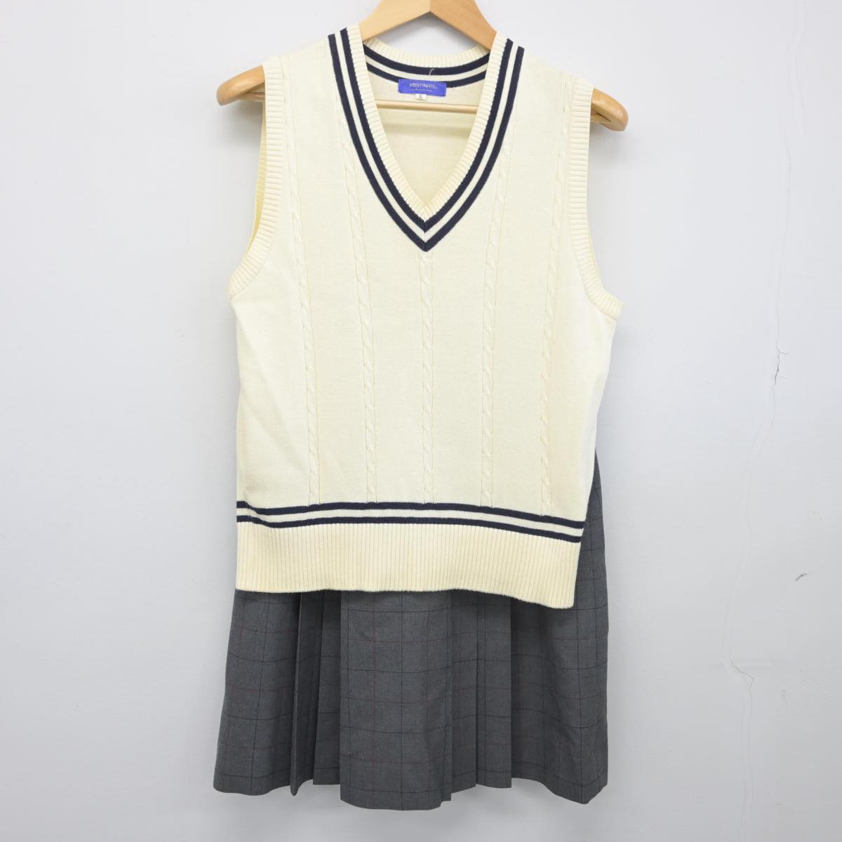 【中古】北海道 美深高等学校 女子制服 2点（ニットベスト・スカート）sf028309