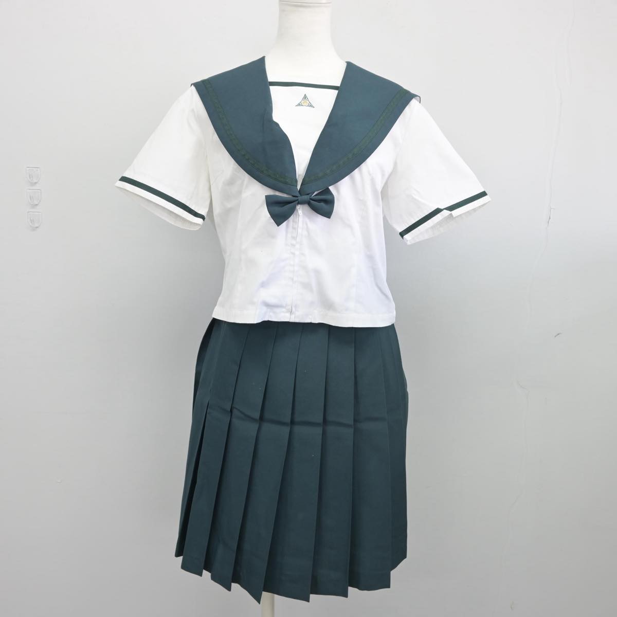 【中古】千葉県 成田国際高等学校 女子制服 3点（セーラー服・スカート）sf028330